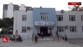 mersinde bir veli ve agabeyinden ogretmene saldiri 8RhgMtKd