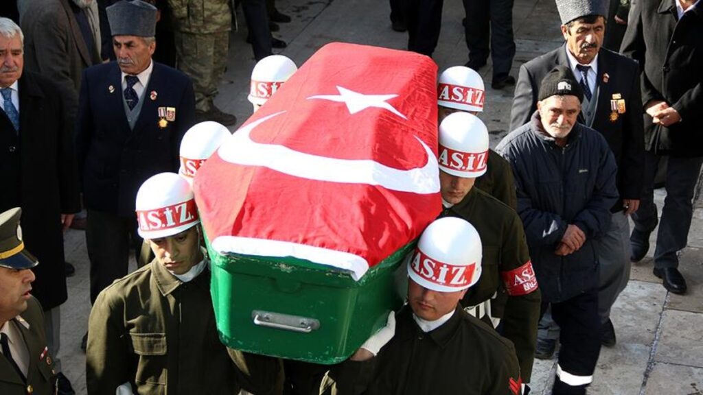 mersinde kibris gazisi guclu icin cenaze toreni duzenlendi UwDpR2tb