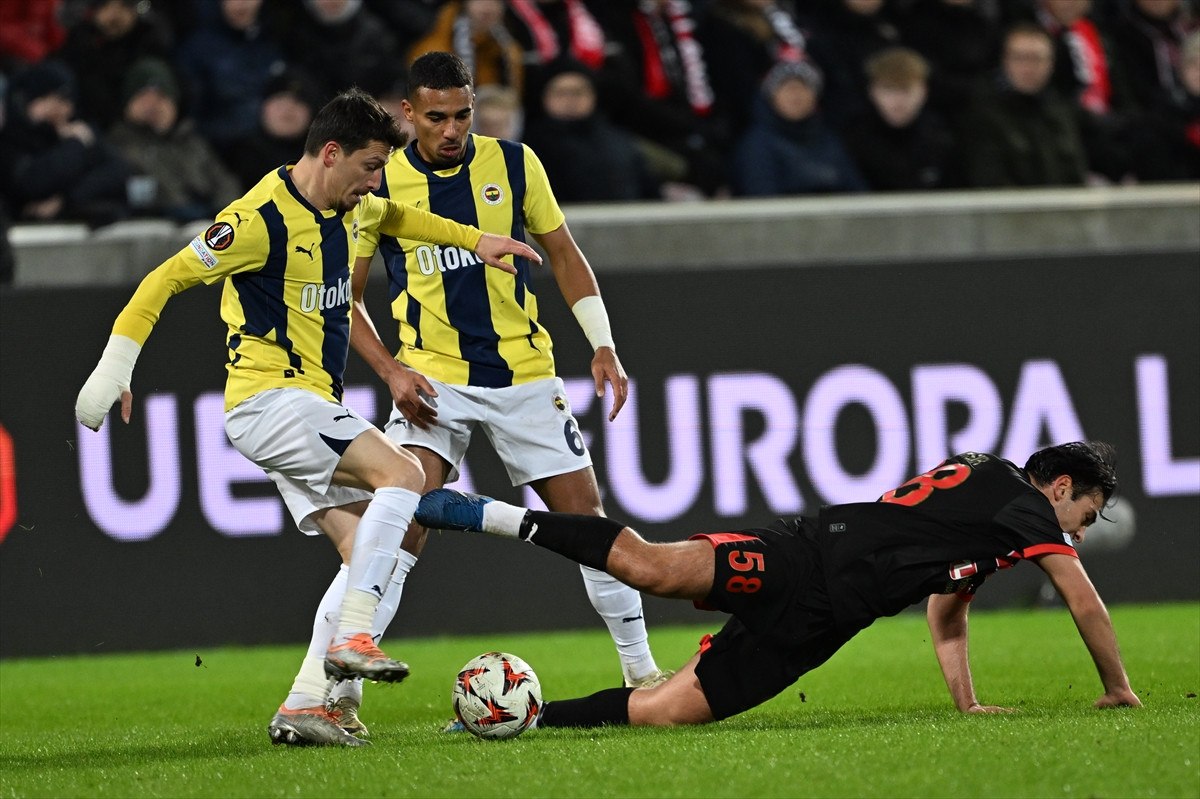 Mert Hakan Yandaş: Elimdeki kırığa rağmen takımdan uzak kalmak istemedim 2 mert hakan yandas elimdeki kiriga ragmen takimdan uzak kalmak istemedim 1 86SNK4Qk