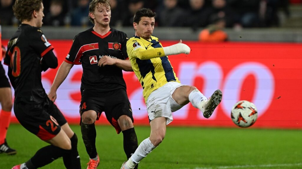 mert hakan yandas elimdeki kiriga ragmen takimdan uzak kalmak istemedim VuvMBvC5