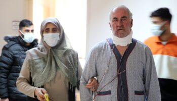 musta annesini goturdugu hastanede dudak kanseri oldugunu ogrendi HMK7sT9w