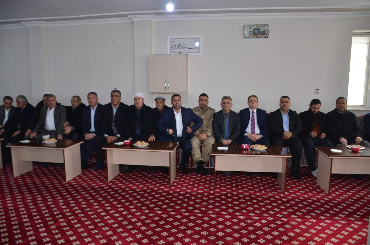 Muş'ta kan davalı aileler barıştı 1 musta kan davali aileler baristi 0 ADNVISNL