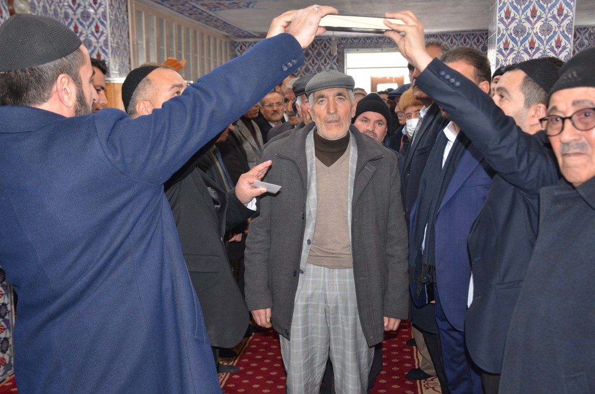 Muş'ta kan davalı aileler barıştı 2 musta kan davali aileler baristi 1 SReKUs2O