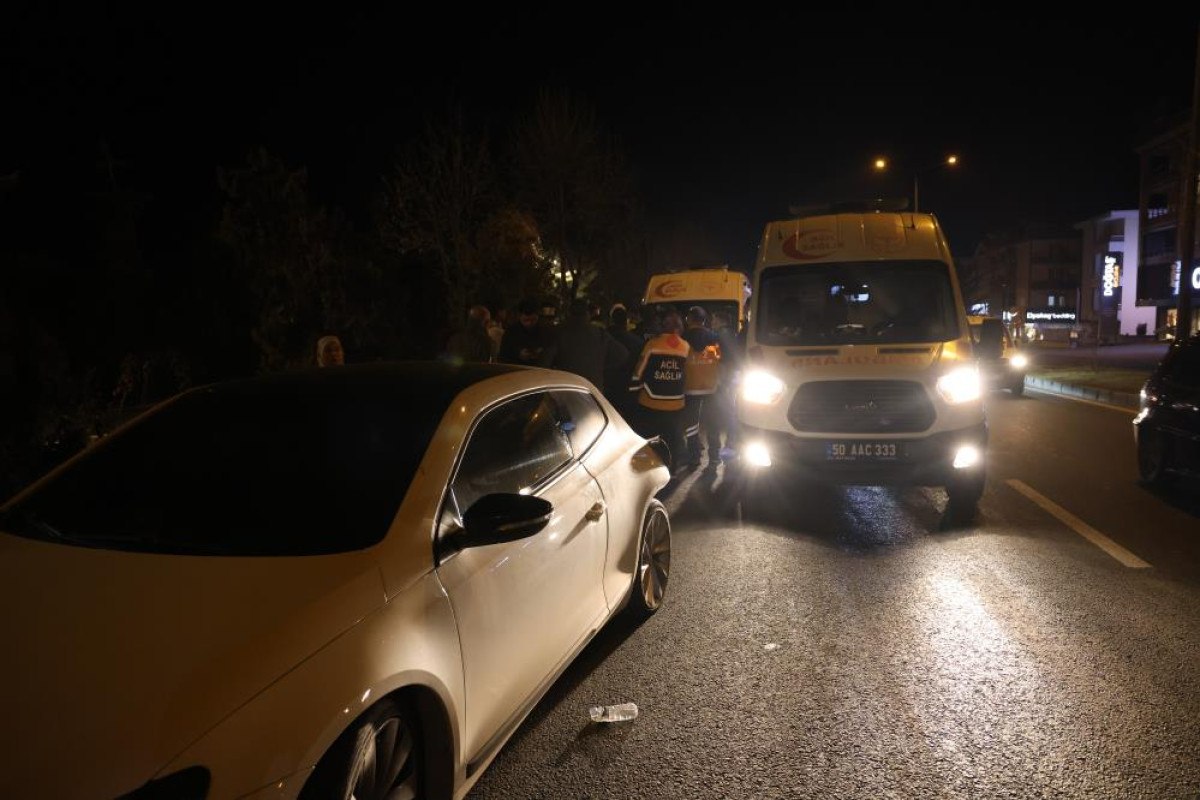 nevsehirde alkollu surucu onunde duran araca carpti 2 kisi yaralandi 0 OBsMwTYI