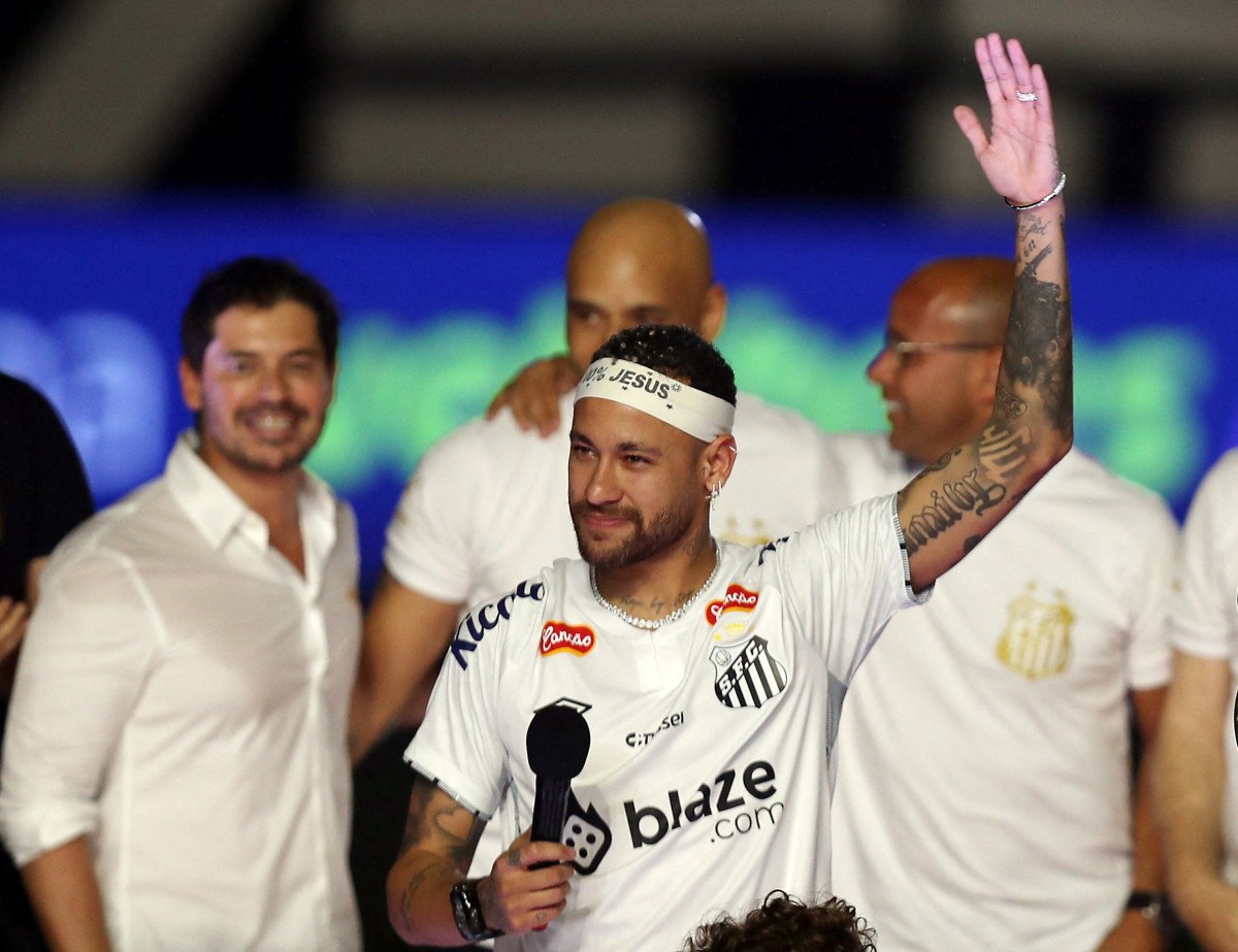 neymar imza toreninde gozyaslarini tutamadi 0 UZGnhvPP