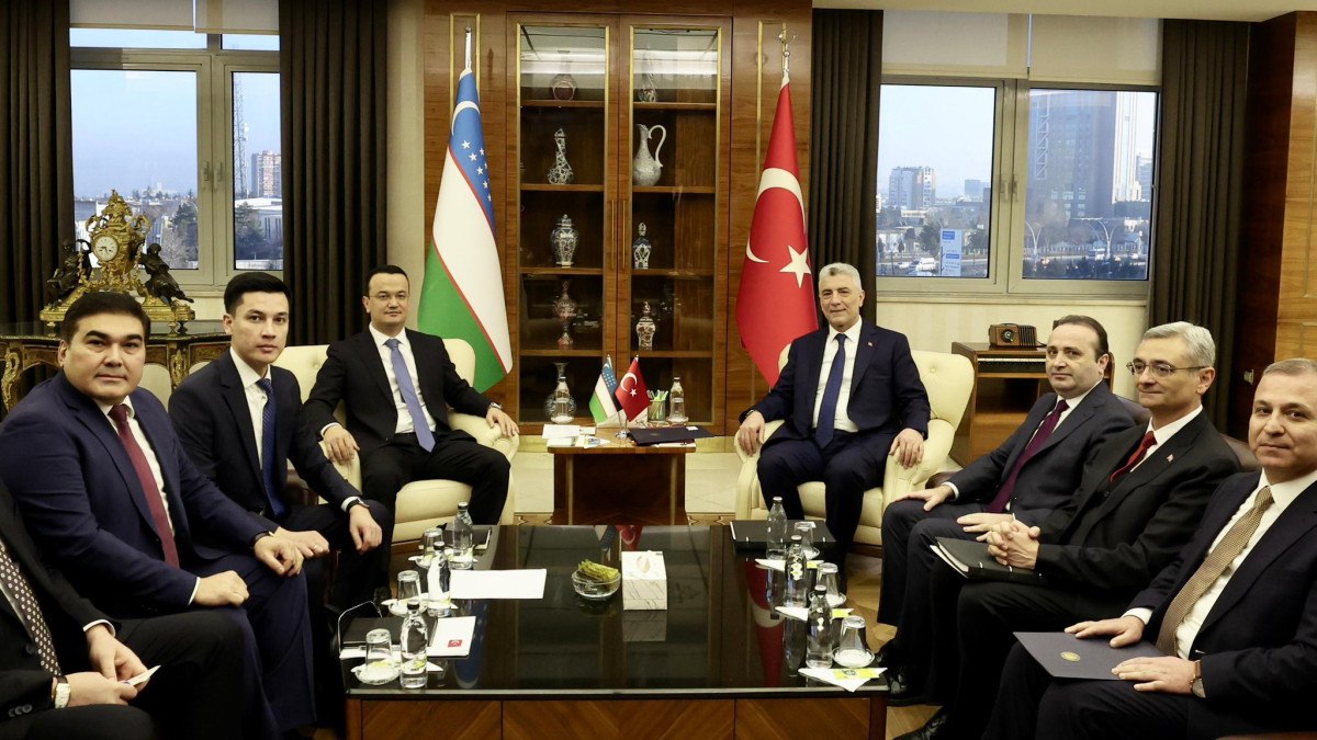 omer bolat turkiye ve ozbekistanin ticaret hacmi 5 milyar dolar 1 fKVhBnJE