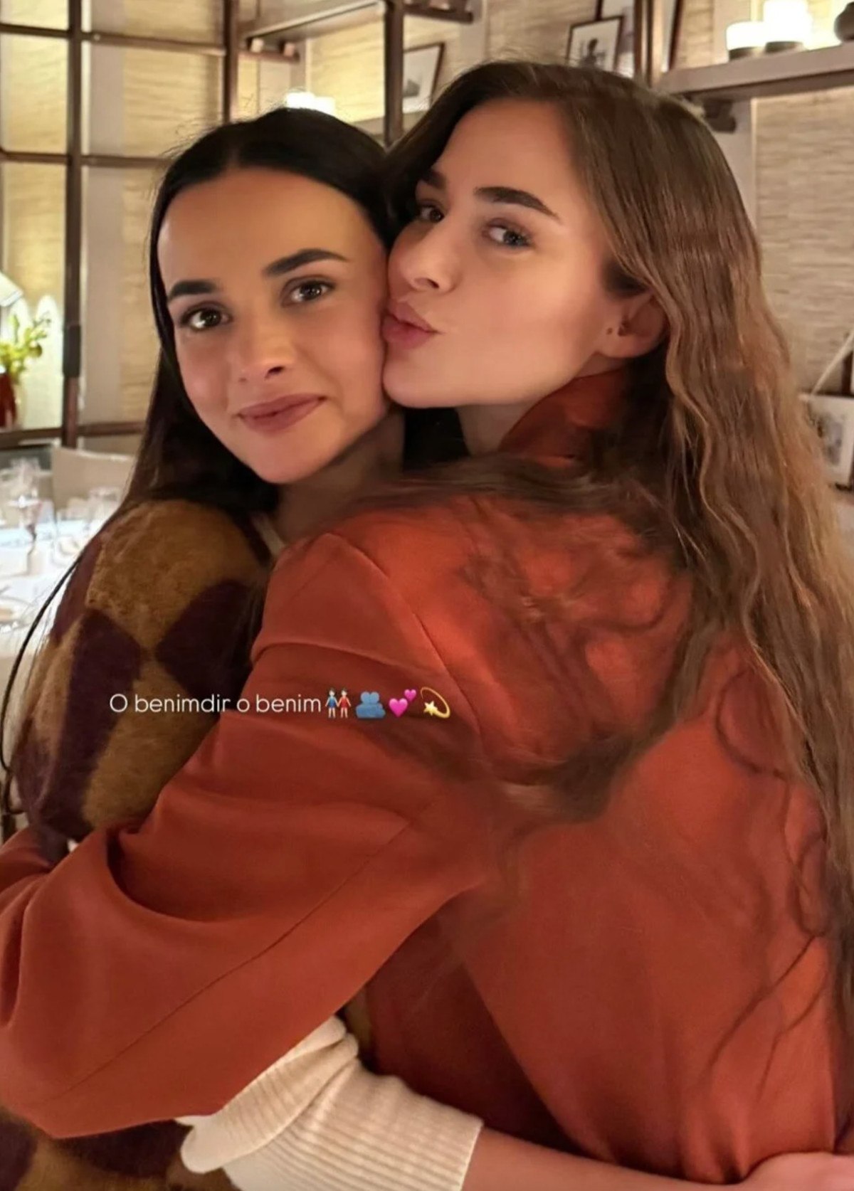 Oyuncu Hande Soral 38 yaşına girdi! Aile arasında kutlama yaptılar 2 oyuncu hande soral 38 yasina girdi aile arasinda kutlama yaptilar 1 pbyECz4k