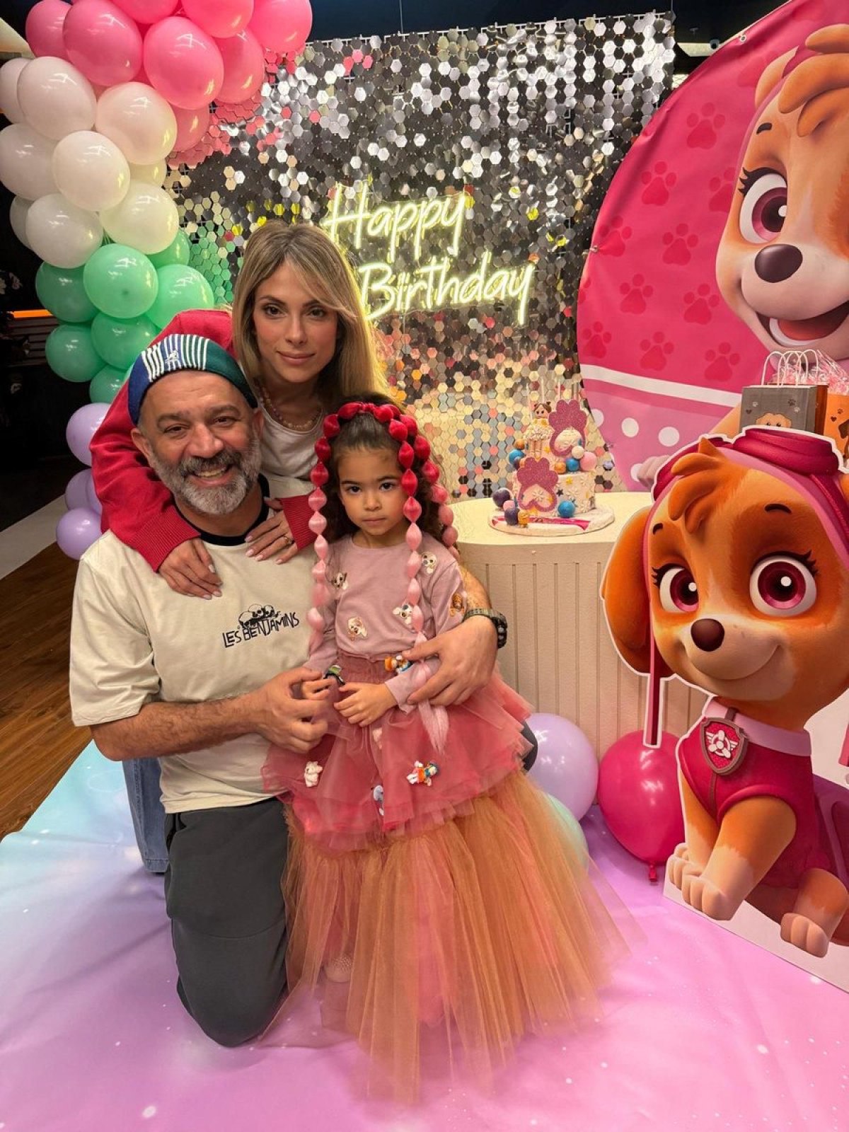 Oyuncu Şevket Çoruh'un kızı Turna 5 yaşında! Parti karelerine yorum yağdı 2 oyuncu sevket coruhun kizi turna 5 yasinda parti karelerine yorum yagdi 1