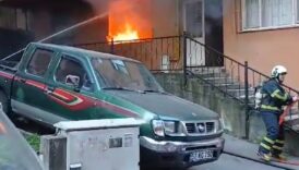 Rize'de 4 katlı apartmanın zemin katından alevler yükseldi 6 rizede 4 katli apartmanin zemin katindan alevler yukseldi bgGrKH6x