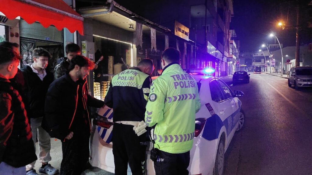 sakaryada cakarli arac kullanan genclere ceza OweayKJ5