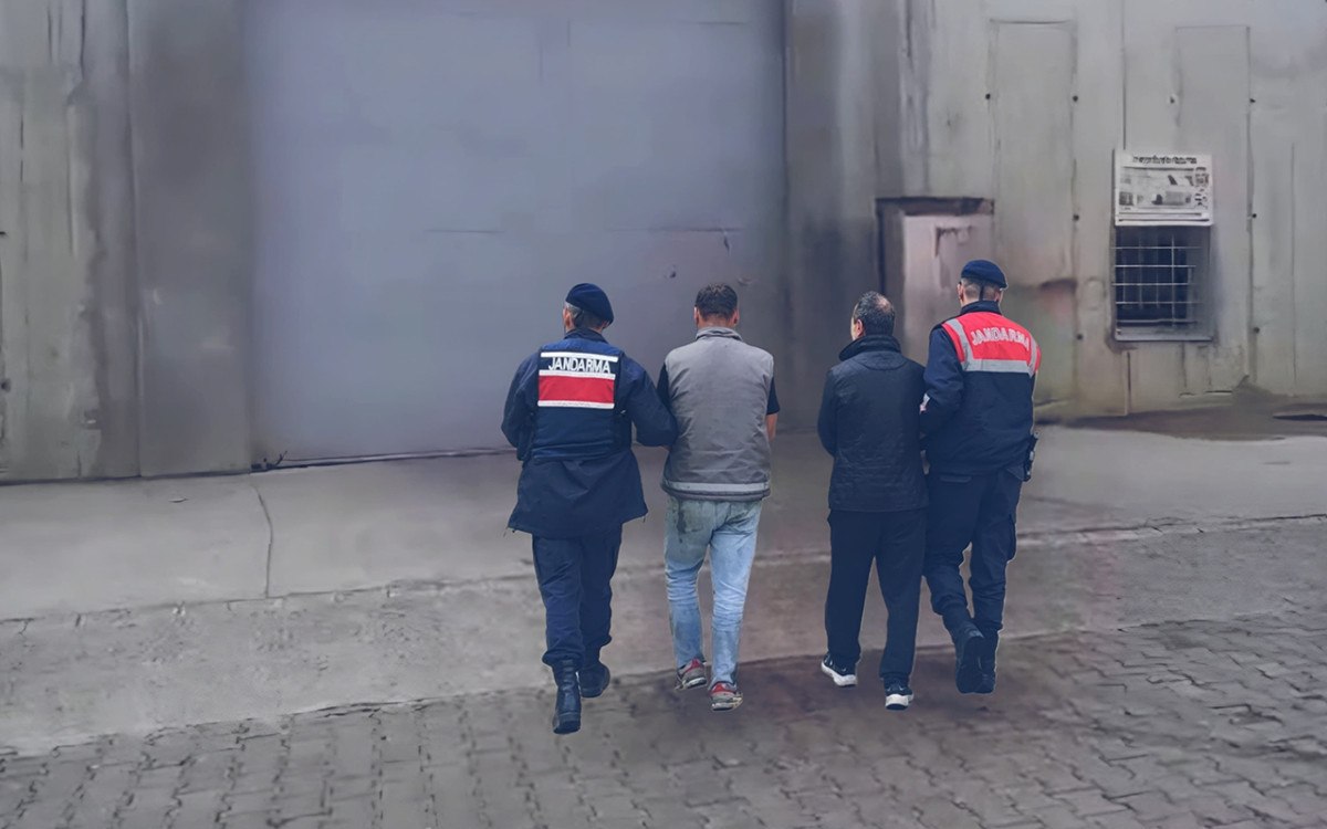 sakaryada uyusturucu operasyonu 3 kisi tutuklandi 0 cSyre3Uq