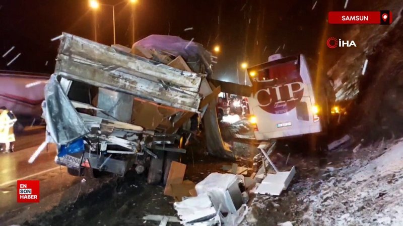 samsunda yolcu otobusu kamyonla carpisti Cm1KiVhH