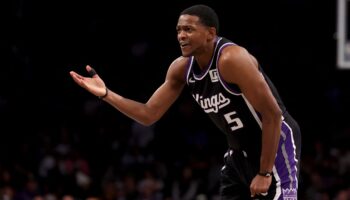 san antonio spurs 3 takimli takasta deaaron foxu renklerine bagladi qzX5ULcP