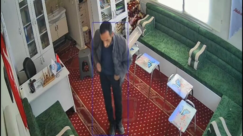 sanliurfada camide hirsizlik LP4EDIU7