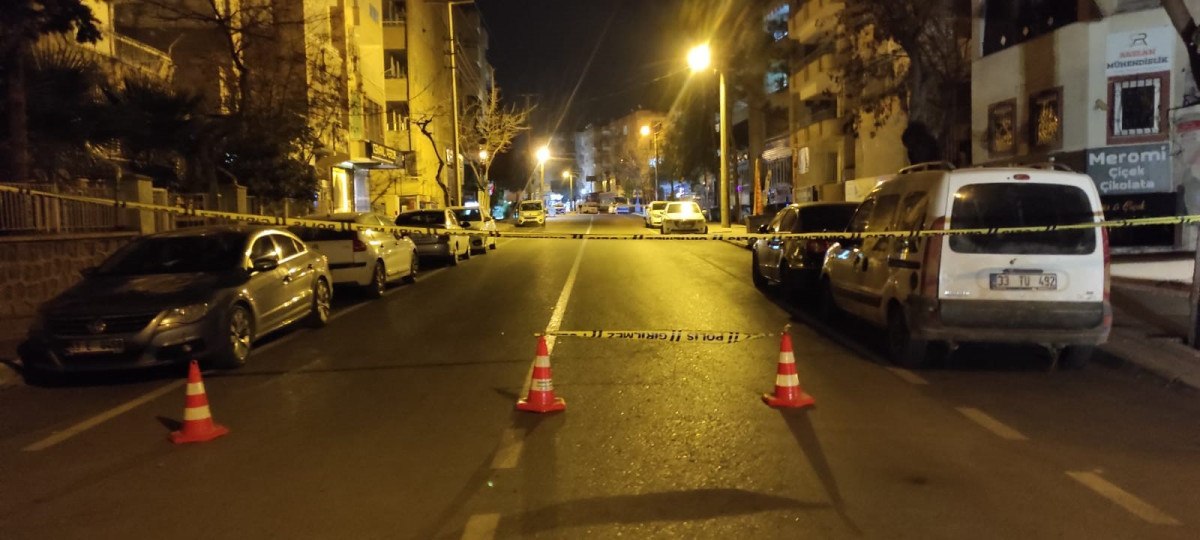 Şanlıurfa'da depremin yıldönümünde tedirgin eden çatırtılar: 5 katlı bina boşaltıldı 2 sanliurfada depremin yildonumunde tedirgin eden catirtilar 5 katli bina bosaltildi 1 Eg8Ggt56