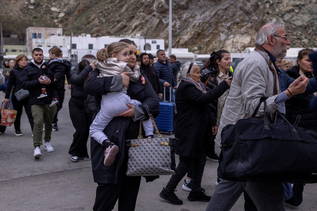 santorinide korku dolu bekleyis uzmanlar uyarilarini surduruyor 0 gMuWvCVO