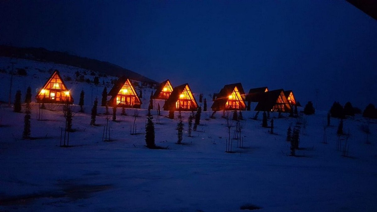 Sivas'ta Yıldız Dağı Turizm Merkezi'ndeki tesislere kapatma kararı 1 sivasta yildiz dagi turizm merkezindeki tesislere kapatma karari 0 FK18BhON