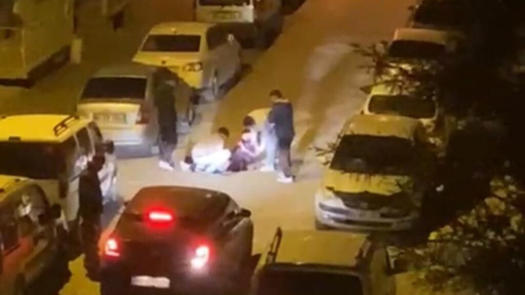 tokatta gencler arasindaki kavgada kan akti Ec9AXZgW