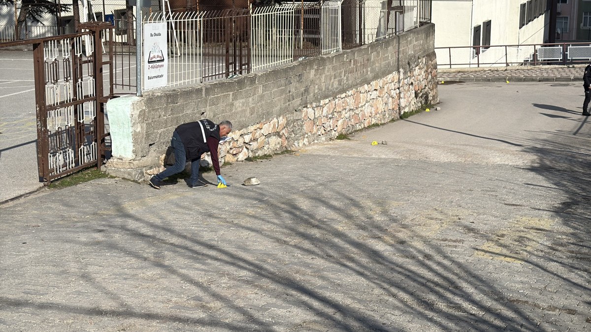 Tokat’ta 'kız meselesi' kavgası için pompalı tüfekle vuruldular 1 tokatta kiz meselesi kavgasi icin pompali tufekle vuruldular 0 5RM97auP