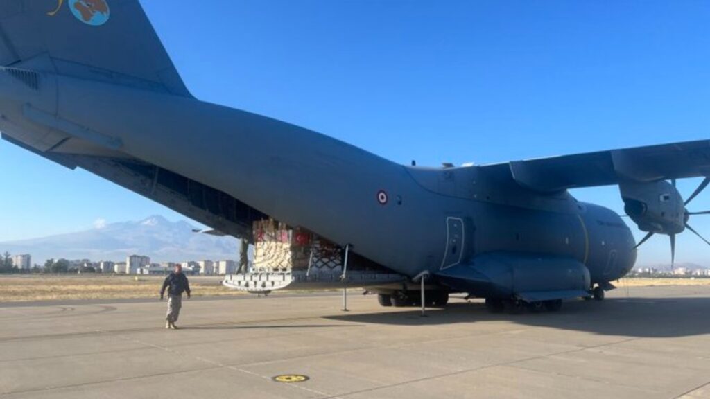 turkiyeden gazzeye yardim eli 24 tonluk gida malzemesi gonderiliyor BkQiJe59