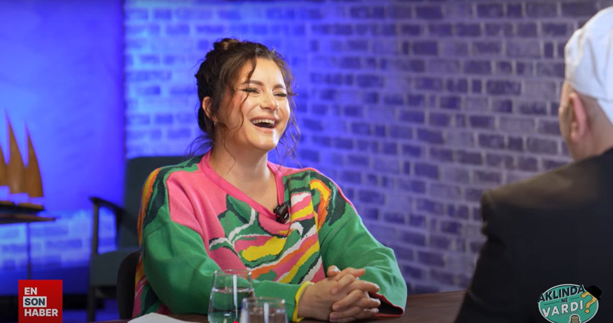 unlu sarkici atiye sarkilarimda hep farkli tarzlari bir araya getiriyorum 0 eeUEWstJ