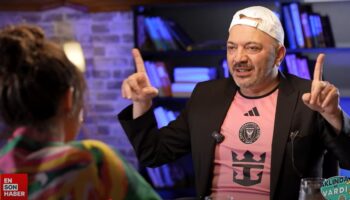 unlu sarkici atiye sarkilarimda hep farkli tarzlari bir araya getiriyorum 5LvUDSlt