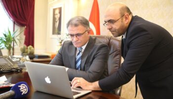 van valisi ozan balci aanin yilin kareleri oylamasinda 5 secim yapti yfy39RYJ