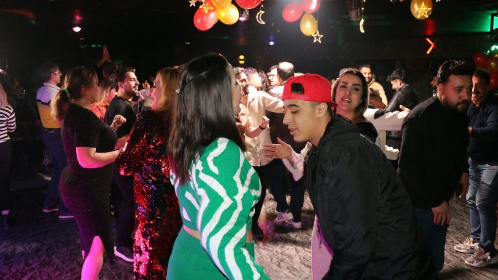 vana gecen yil 719 bin iranli turist geldi 350 milyon dolar katki sagladi LgyjFDVS