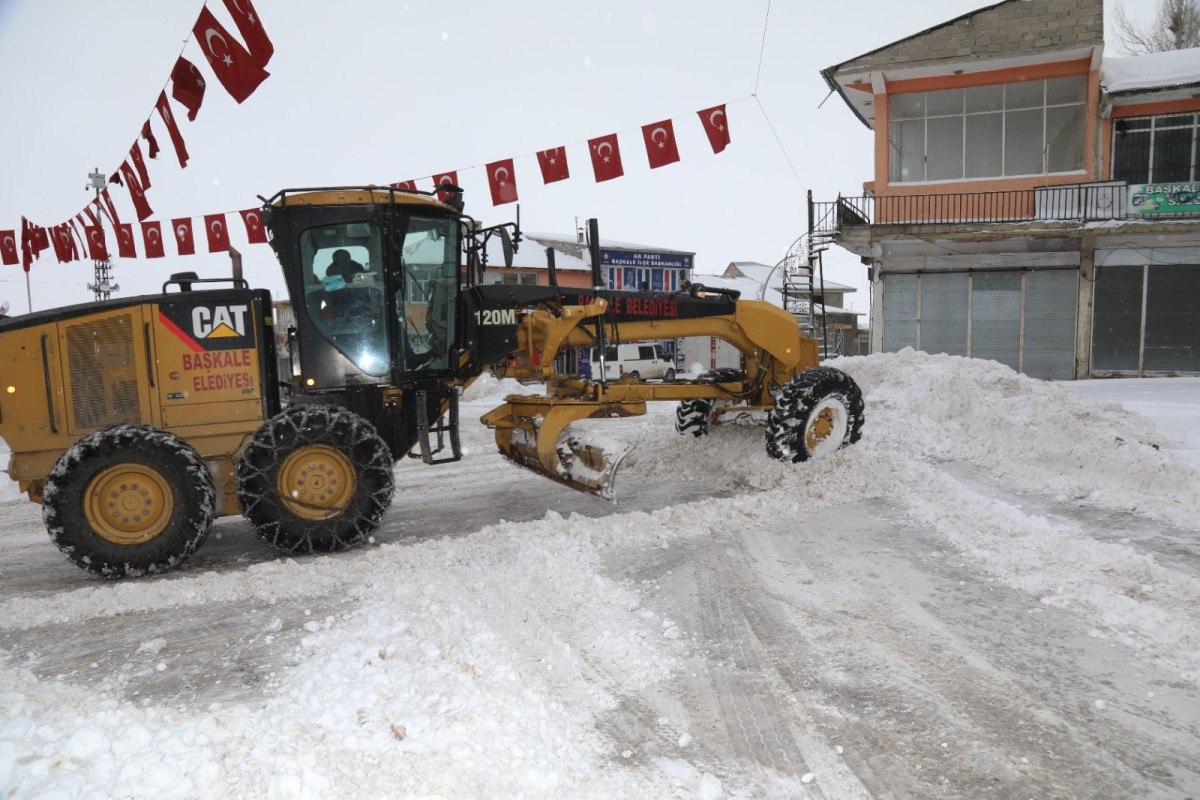 vanda 60 yerlesim yeri ulasima kapandi 5 dRdpZcNU