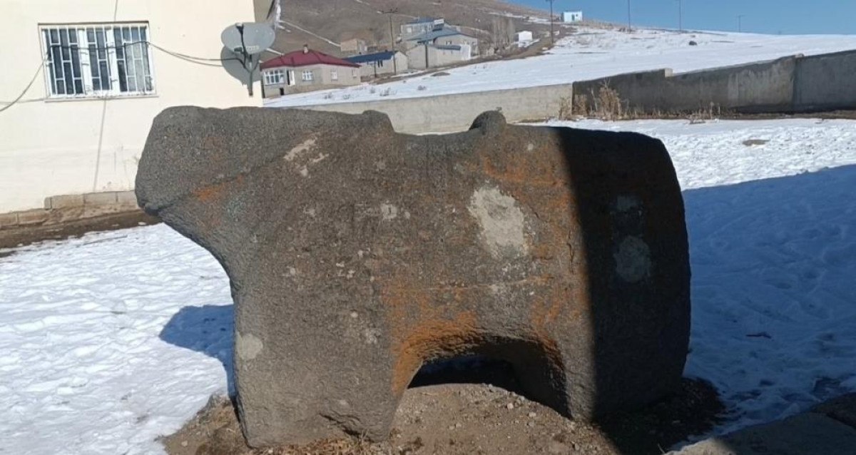 vanda tarihi eser at heykeli eski muhtara zimmetlendi 1 LCQEe1Yh