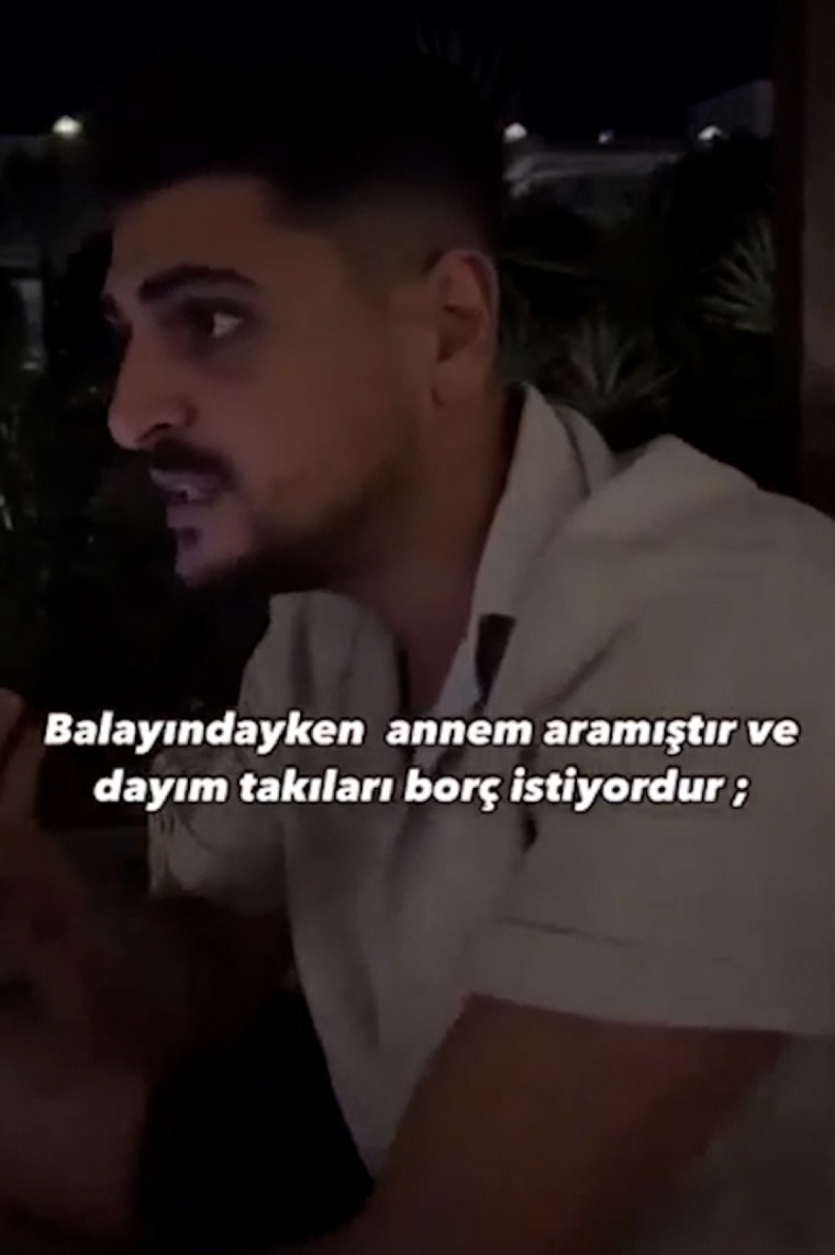 yeni evli cift balayinda gelen telefonla saskina dondu 0 OgwFDGXY