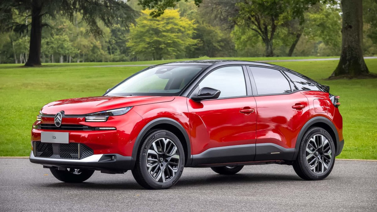 Yenilenen Citroen C4 ve C4 X gelecek ay Türkiye'de 1 yenilenen citroen c4 ve c4 x gelecek ay turkiyede 0 D1h1s5S2