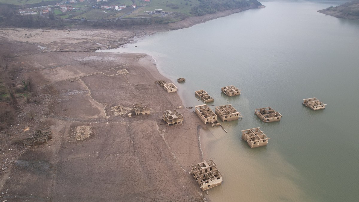 Zonguldak'ta Kızılcapınar Barajı'nda suyun azalmasıyla köy ortaya çıktı 5 zonguldakta kizilcapinar barajinda suyun azalmasiyla koy ortaya cikti 4 fs1EdAPj