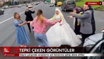 15 temmuz sehitler koprusunun cikisinda araclarini yol kenarina cekip dans ettiler mybVArCa