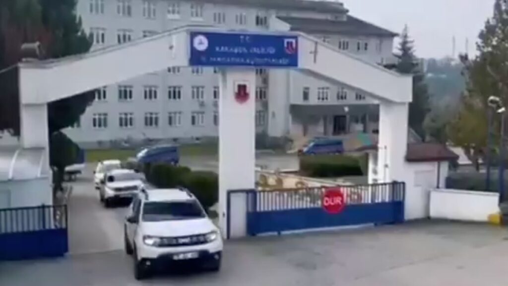 2024de hakkinda yakalama karari bulunan 197 bin 940 supheli yakalandi dOmSXEIE