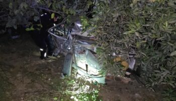 adanada anne ve baba ile cocuklari kazada yaralandi FAkJZPYp