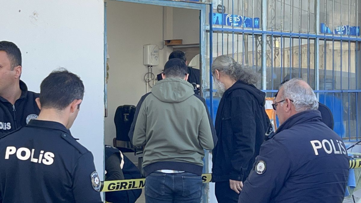 adanada arkadasinin dukkaninda olduruldu 0 TD9381jW