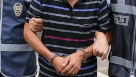 adanada gozaltindaki arkadasa ekmek arasinda uyusturucu servisi q8815dRq