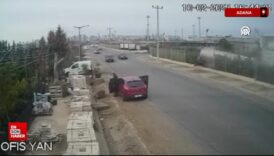 adanada seyir halindeki su tankeri alisveris merkezinin otoparkina devrildi XUqHuj4B