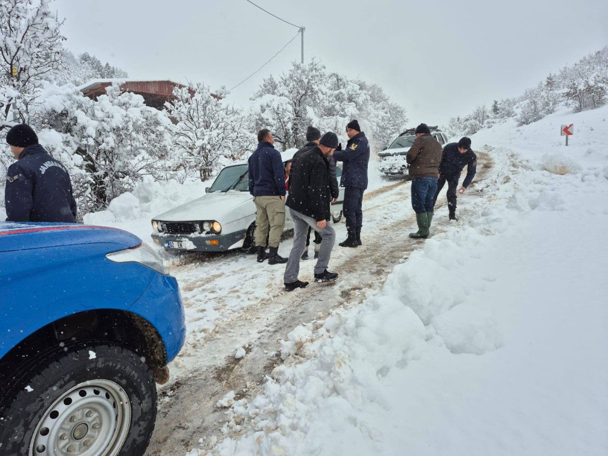 adiyamanda ambulans kara saplandi 0 GucZJ6NT