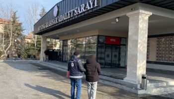 afyonkarahisarda gocmen kacakcilarina operasyon 4AMzNZJH