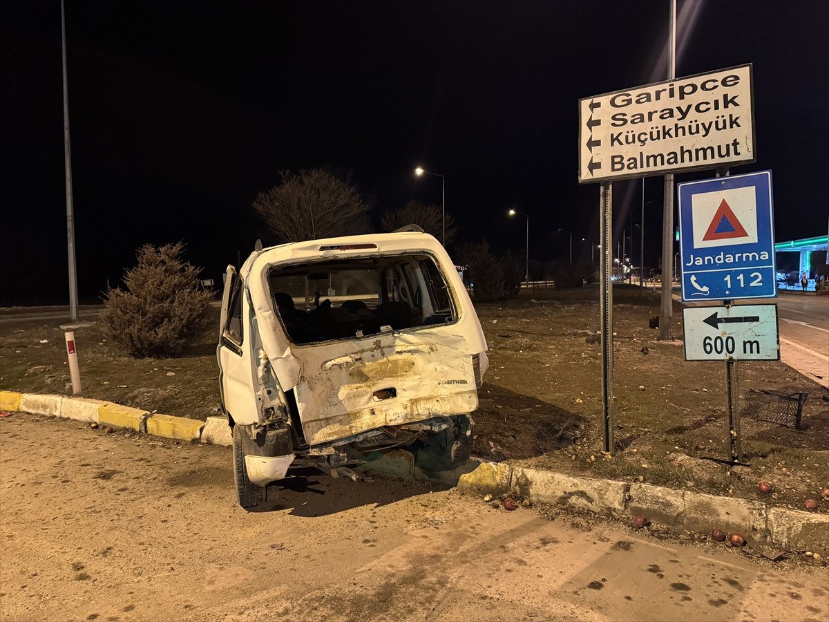 ak parti milletvekili ibrahim yurdunuseven trafik kazasi gecirdi 0 5JgKr3Wd