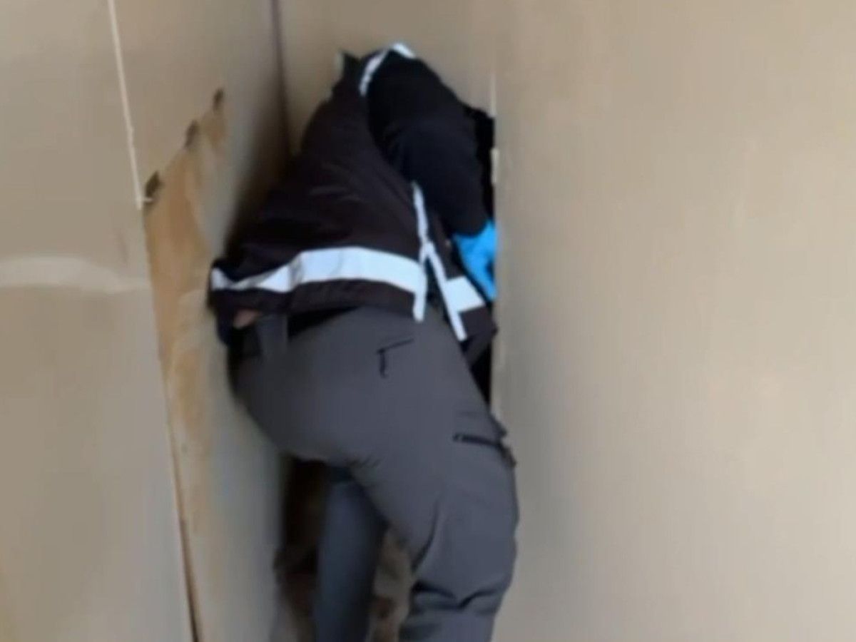 aksarayda kacakcilarin dolap arkasindaki gizli gecidi imalathaneye cikti 1 wiijTmQM