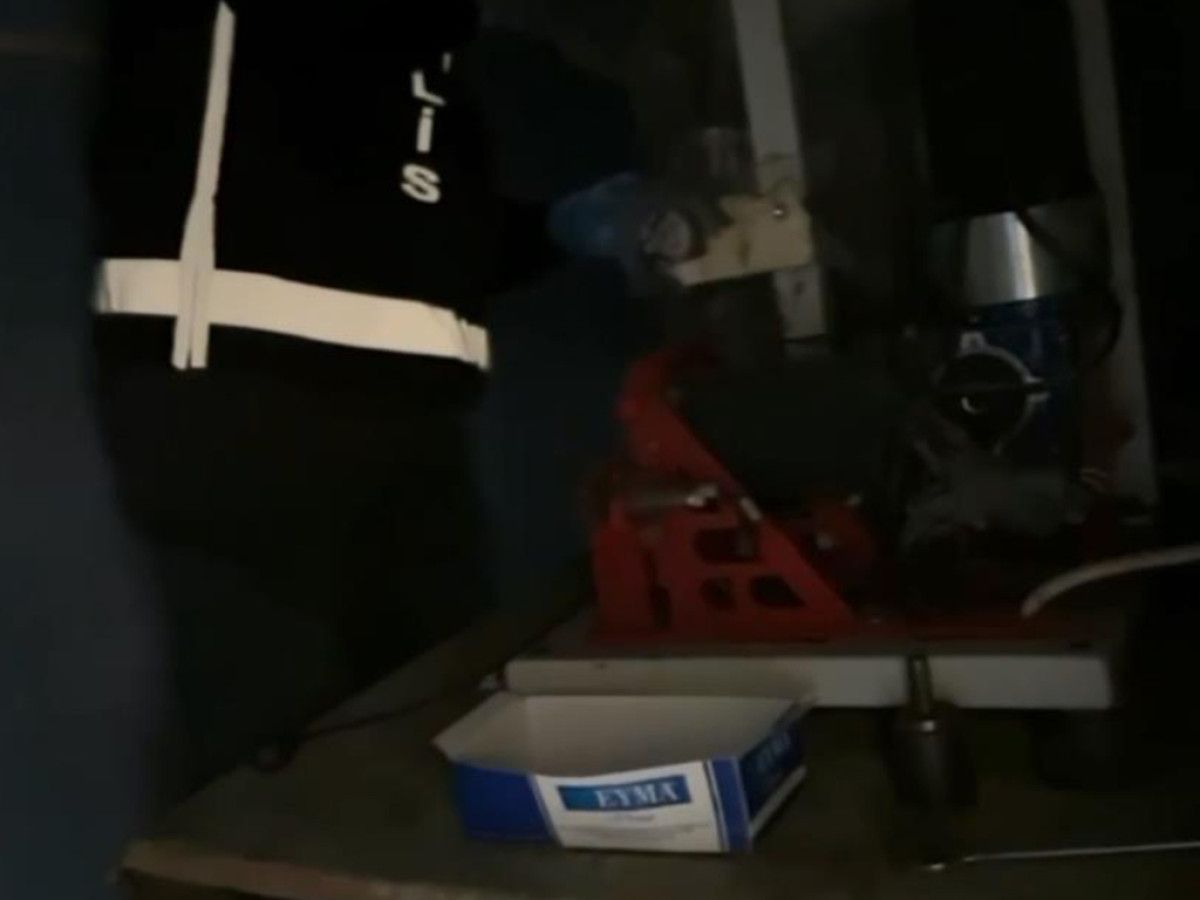 aksarayda kacakcilarin dolap arkasindaki gizli gecidi imalathaneye cikti 2 RYTTjwDT