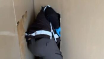 aksarayda kacakcilarin dolap arkasindaki gizli gecidi imalathaneye cikti eywYlH5k