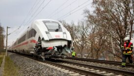 almanyada yolcu treni tirla carpisti 1 olu 25 yarali gJXE5GYB