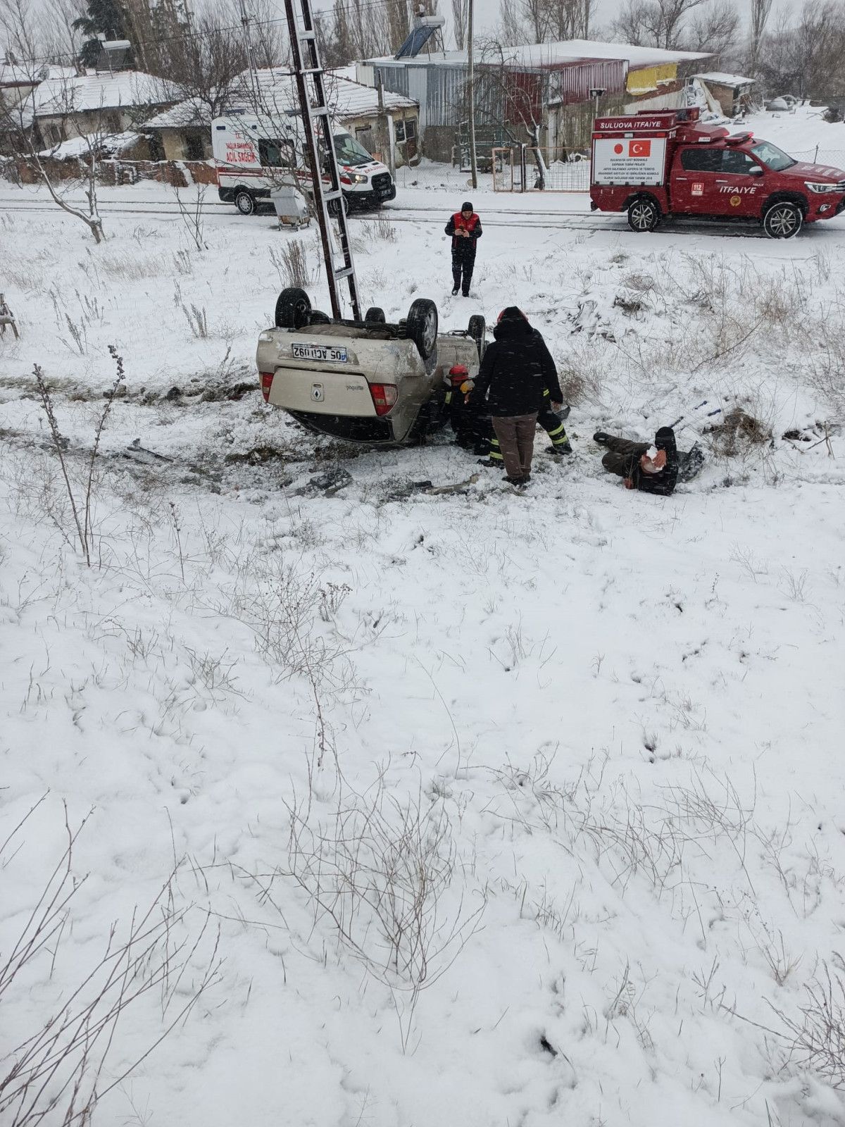 amasyada hastane yolunda kaza yaptilar 3 yarali 1 OIl9TDR6