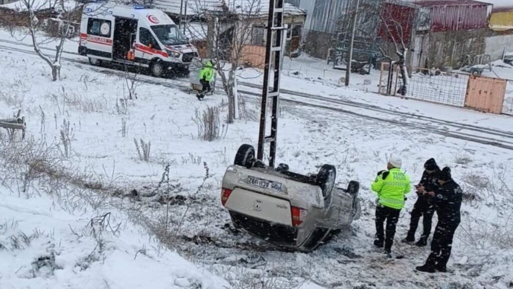 amasyada hastane yolunda kaza yaptilar 3 yarali 3KEaMzwh