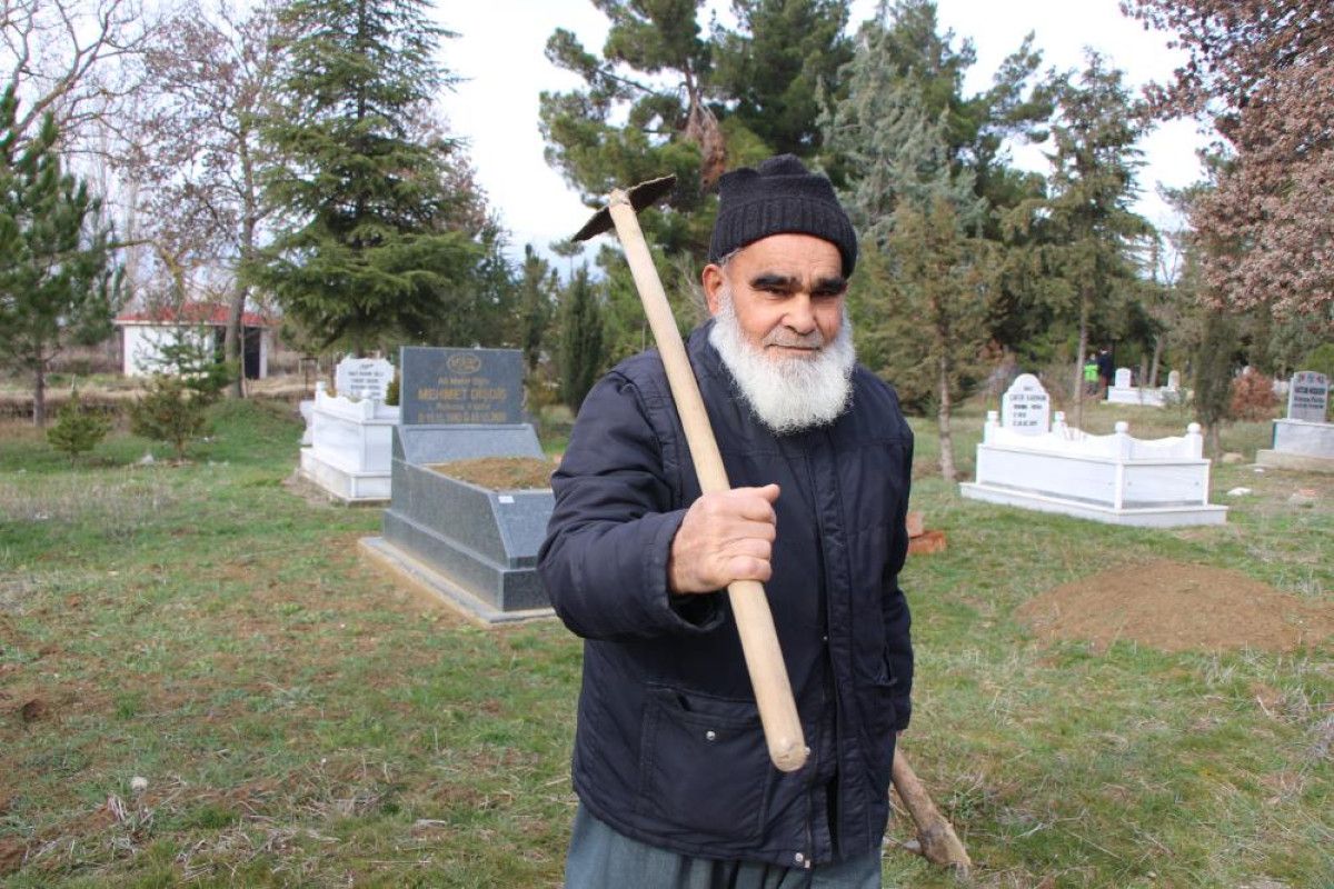amasyada kendi mezarini kazdi geceleri gidip yatiyor 3 UuPpgMPK