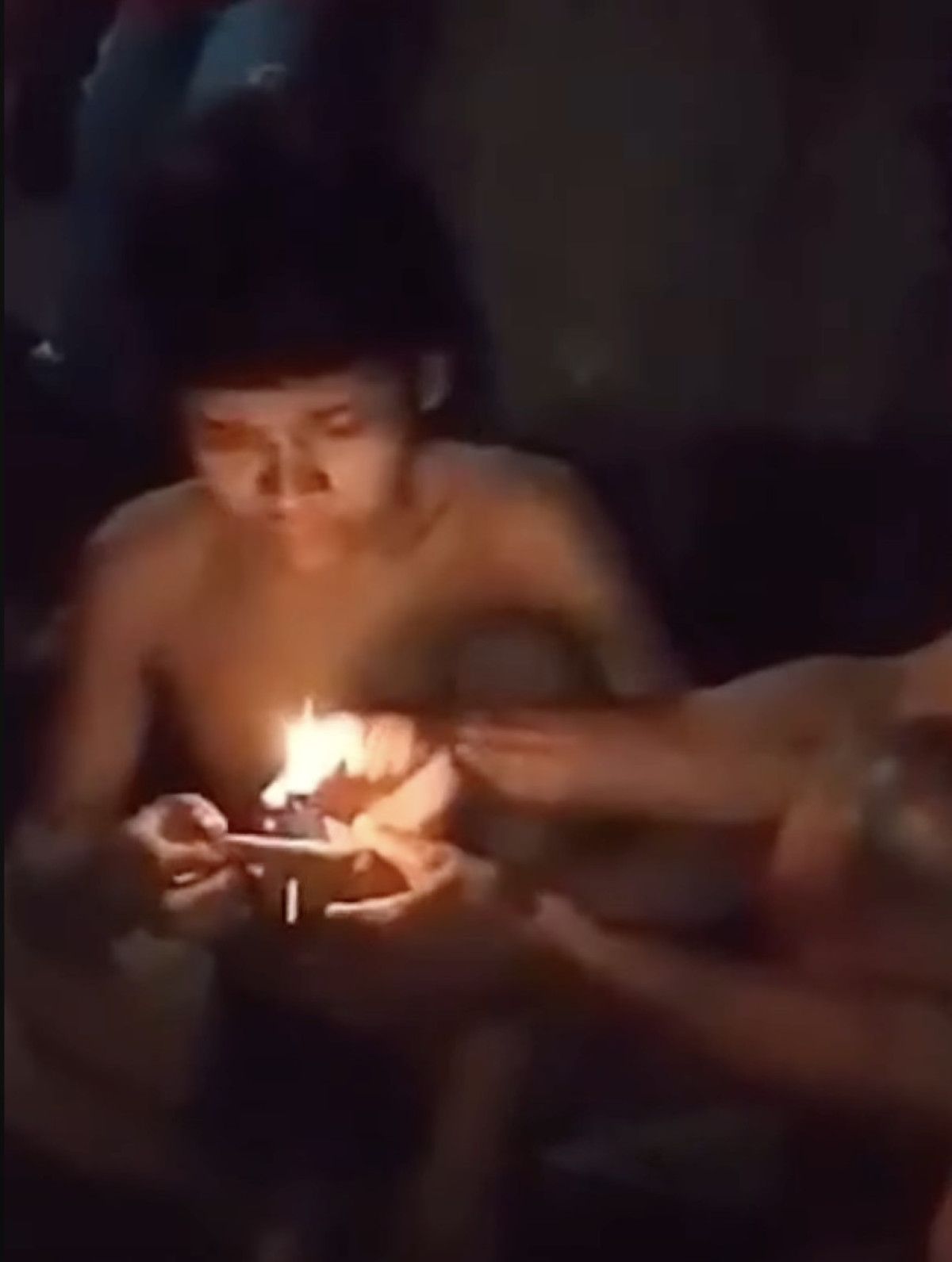 amazonda yasamdan uzak gencin ilk cakmak gorusu 0 jHcYN8Bw